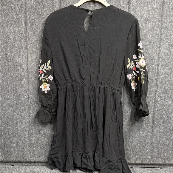 Audrey Parks by Francesca’s Chic Black Floral Embroidered Dress - Picture 5 of 6